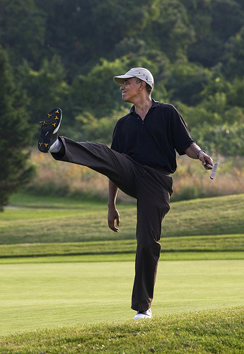Obama-golf-body-english